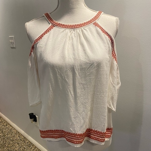{Skies are Blue} embroidered cold shoulder blouse - Picture 1 of 5